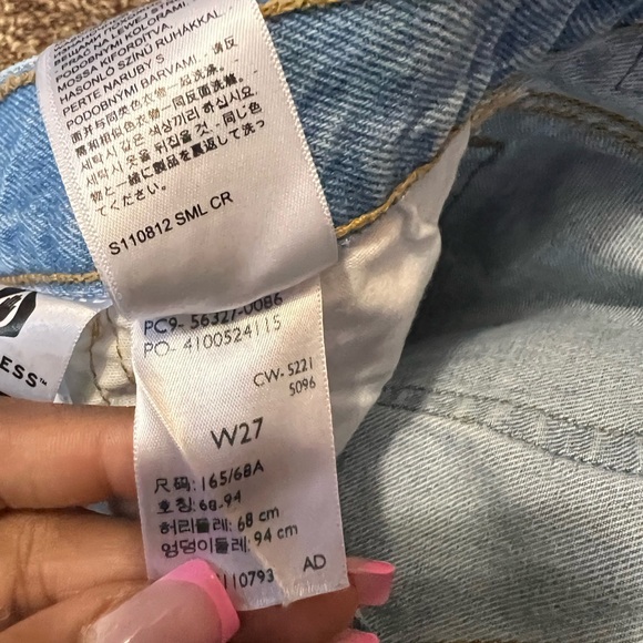 LEVIS SHORTS. - Picture 2 of 4